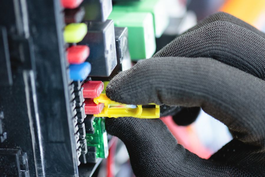 Placing RV fuse in the fuse box