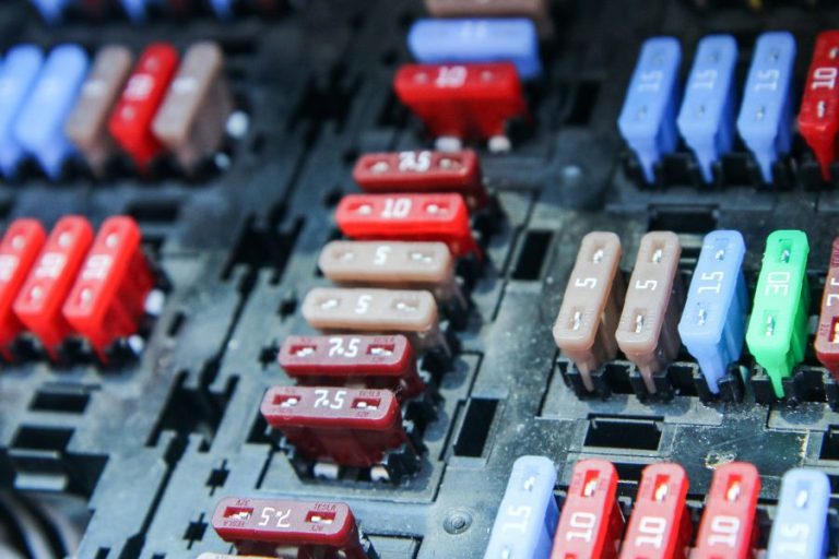 How to Size Fuses for RV RV Links